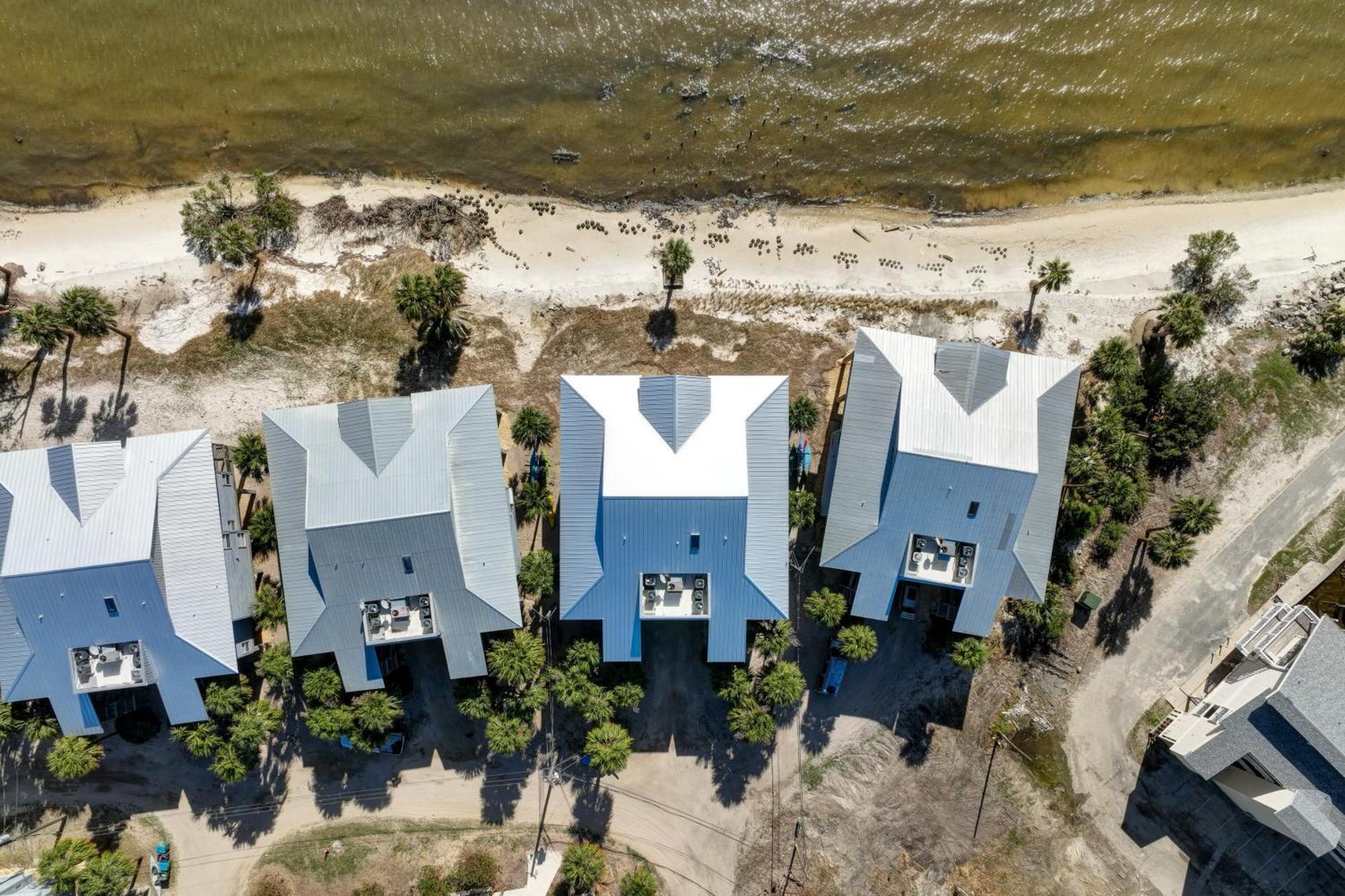 Apartment Charming Direct Beach Access